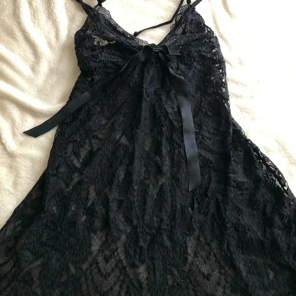 Black Lace Negligée Size Small - Picture 7 of 7
